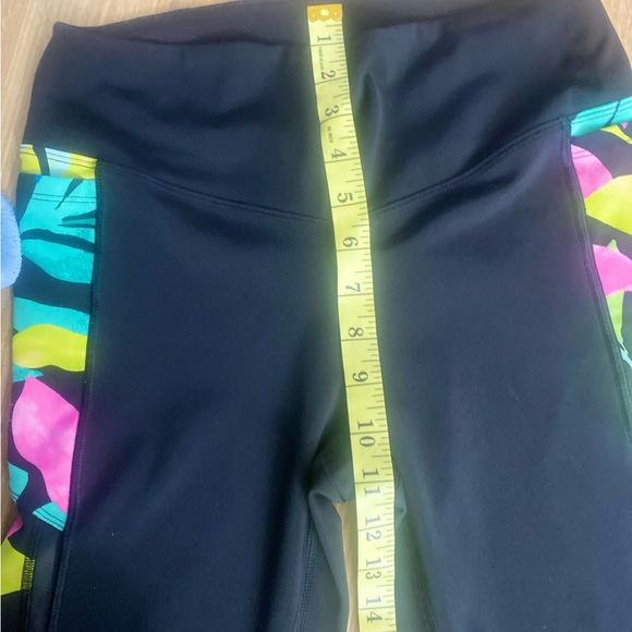 ❤️☀️Pink Victoria Secret Active Yoga Stretch Colorful Black Capris - Picture 6 of 9